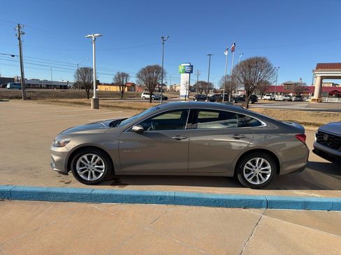 Used 2018 Chevrolet Malibu LT image 4