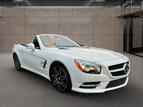Used 2015 Mercedes-Benz SL 550 image 8