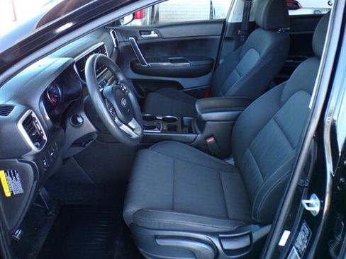 Used 2020 Kia Sportage LX FWD image 11