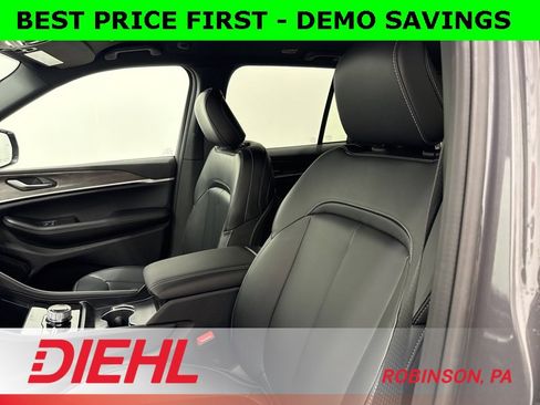 New 2025 Jeep Grand Cherokee Limited w/ Black Appearance Package image 20