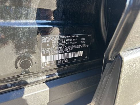 Used 2024 Toyota RAV4 LE image 31