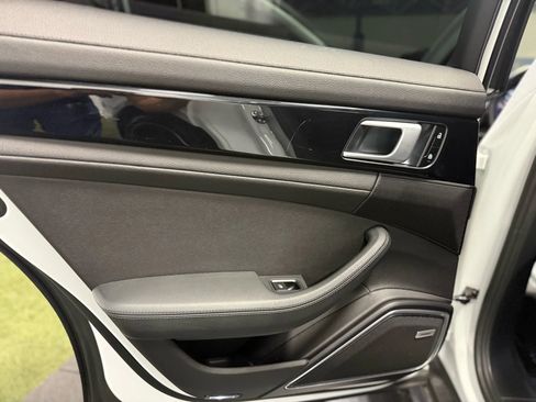 Used 2021 Porsche Panamera image 15