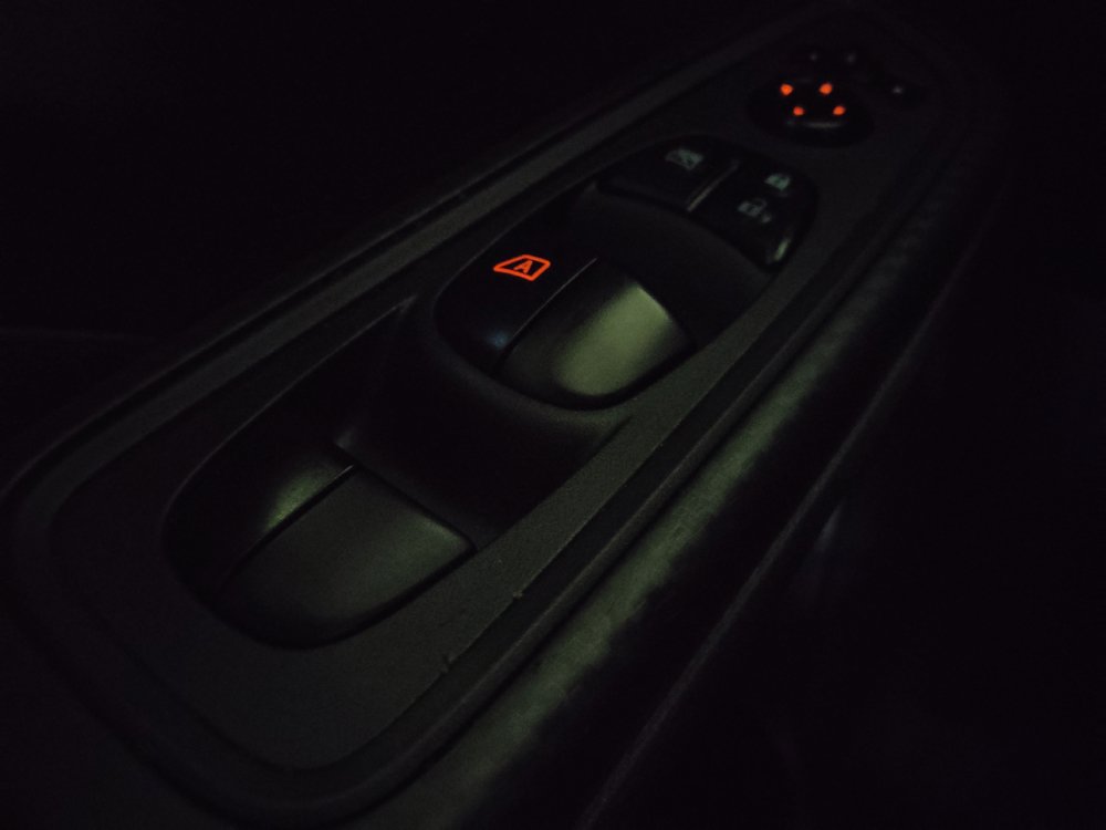 Used 2024 Nissan Versa SV w/ Trunk Package FWD image 27