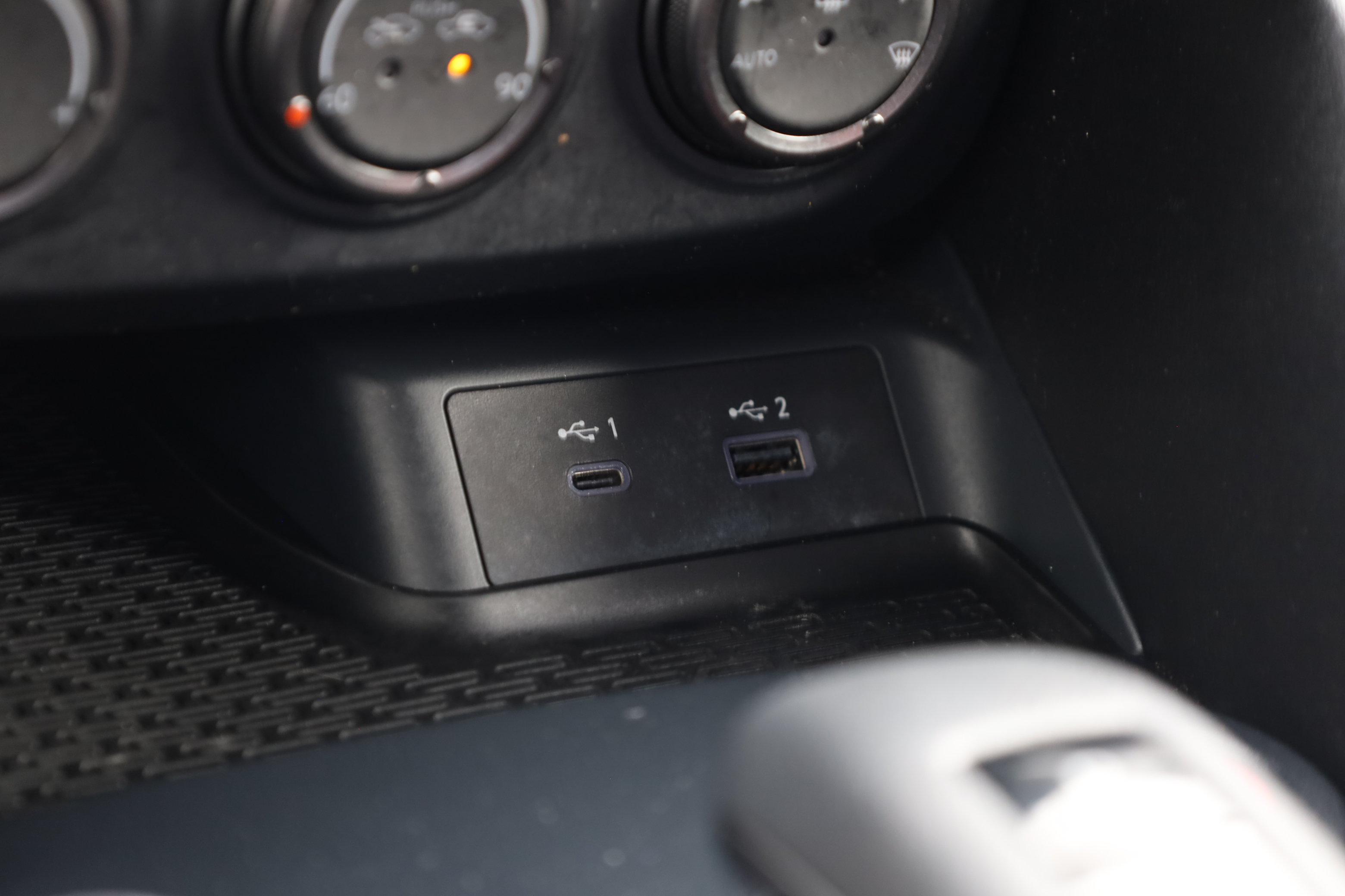 Certified 2025 Nissan Z NISMO w/ Floor Mat Package RWD image 24