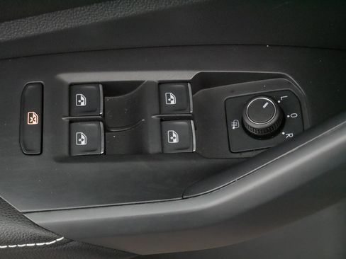 Certified 2024 Volkswagen Jetta SE FWD image 19