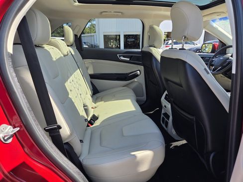 Used 2017 Ford Edge Titanium w/ Equipment Group 301A FWD image 16