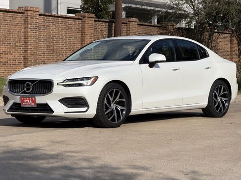 Used 2020 Volvo S60 T5 Momentum w/ Protection Package Premier image 8