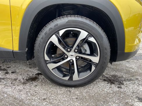 Used 2024 Chevrolet Trax RS w/ Sunroof Package image 9