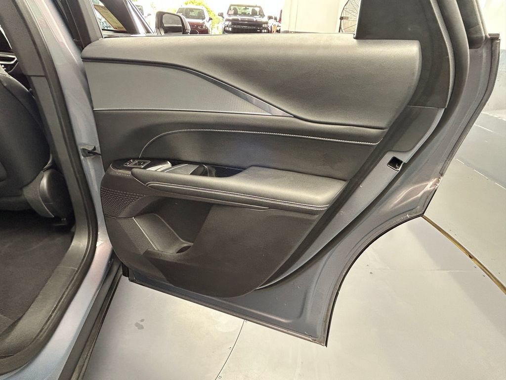 Used 2024 Cadillac Lyriq Tech RWD image 22