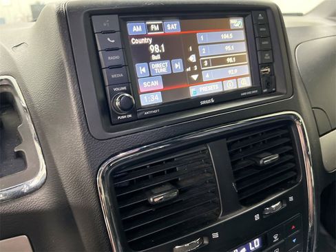 Used 2017 Dodge Grand Caravan GT image 13