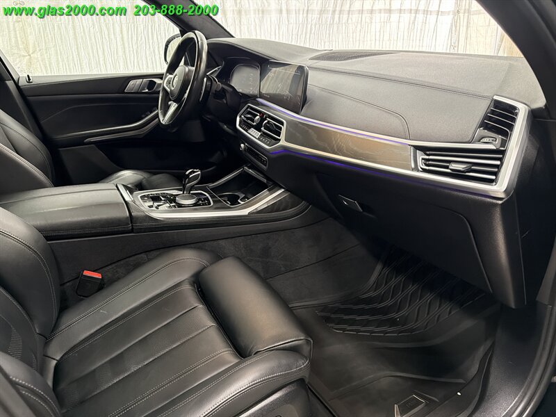 Used 2022 BMW X7 xDrive40i w/ M Sport Package AWD/4WD image 5
