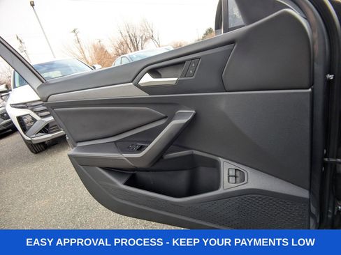 Used 2024 Volkswagen Jetta SE FWD image 28
