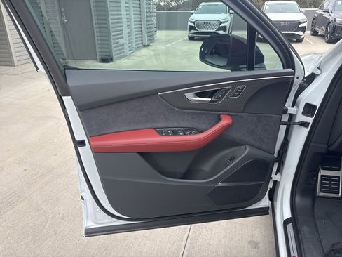 New 2026 Audi SQ7 Prestige image 10