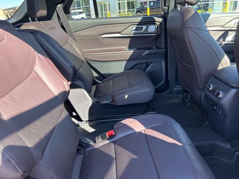 New 2026 Ford Explorer Platinum RWD image 18