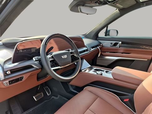 New 2026 Cadillac Vistiq Premium Luxury w/ LPO, Floor Liner Package AWD/4WD image 31