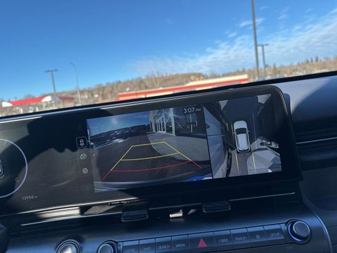 Used 2025 Hyundai Kona Limited image 32