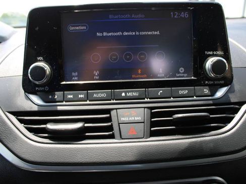 Used 2024 Nissan Altima 2.5 S FWD image 15