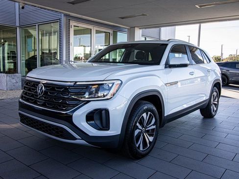 New 2026 Volkswagen Atlas Cross Sport SE image 10