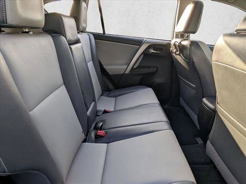 Used 2015 Toyota RAV4 Limited image 19