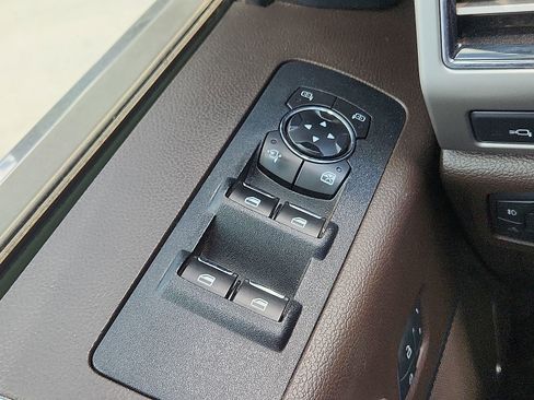 Used 2019 Ford F150 King Ranch w/ Equipment Group 601A Luxury AWD/4WD image 12