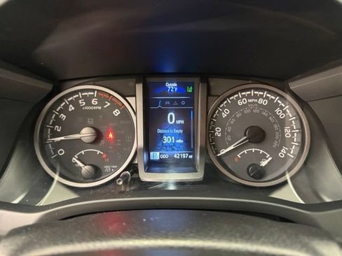 Certified 2023 Toyota Tacoma TRD Off-Road AWD/4WD image 14