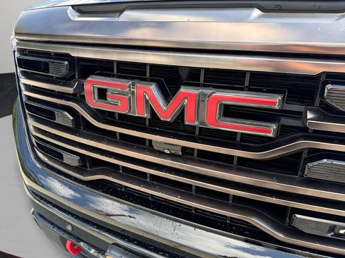 Used 2022 GMC Sierra 1500 AT4X AWD/4WD image 9