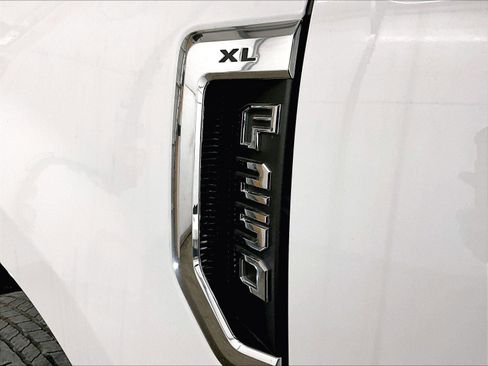 Used 2021 Ford F250 XL w/ Power Equipment Group AWD/4WD image 13