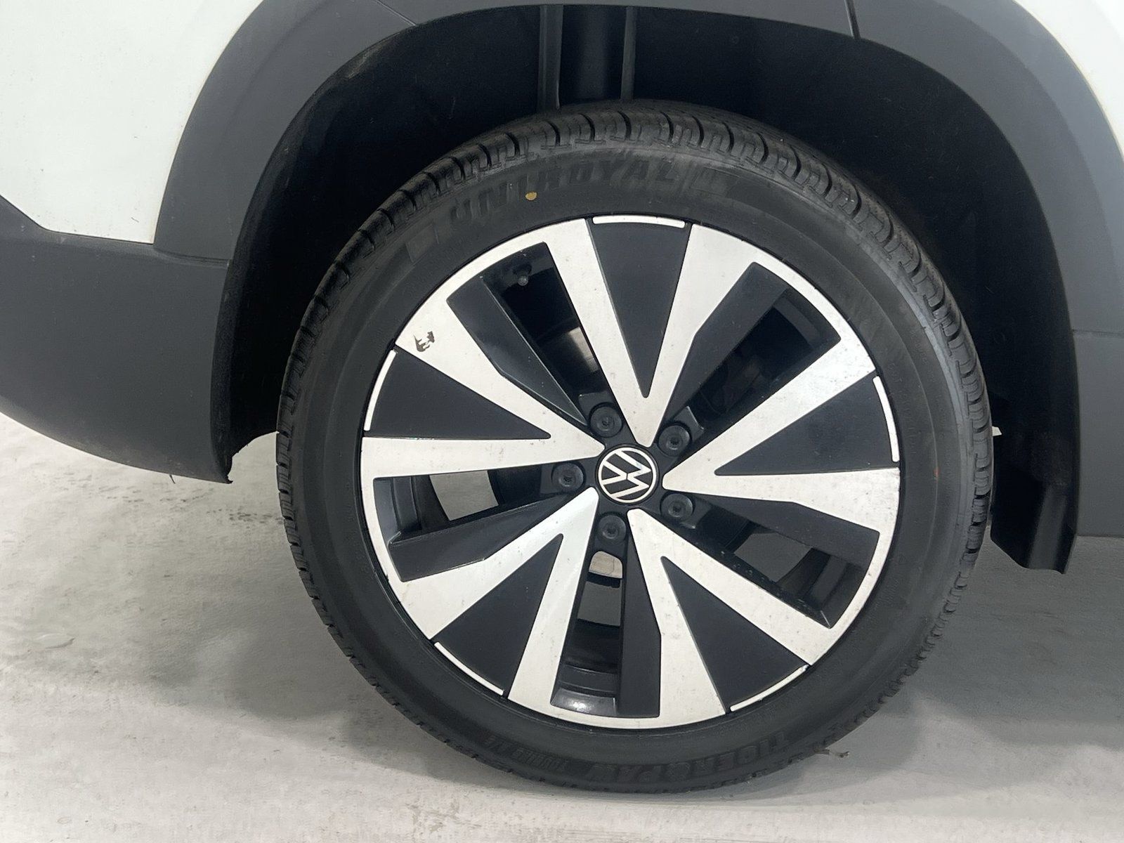Used 2024 Volkswagen Taos SE FWD image 10