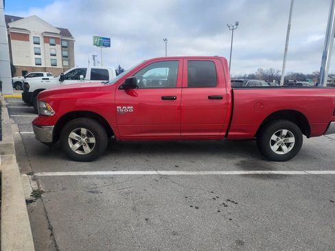 Used 2024 RAM 1500 Classic SLT image 2