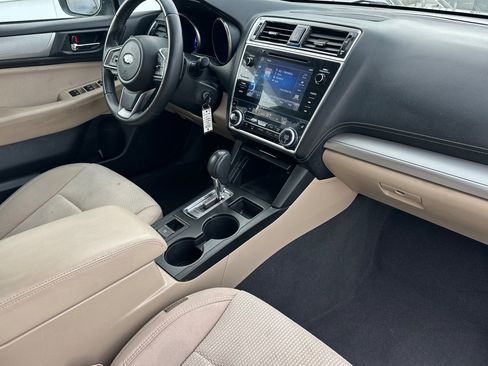 Used 2019 Subaru Outback 2.5i Premium image 16