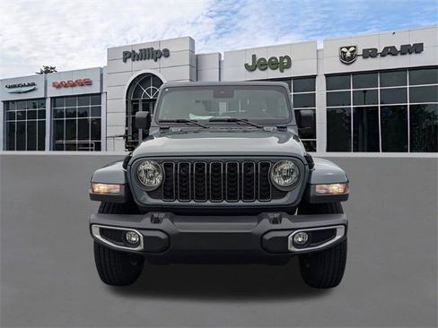 New 2025 Jeep Gladiator Sport w/ Premium Package image 9