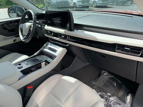New 2026 Lincoln Aviator AWD w/ Jet Appearance Package image 42
