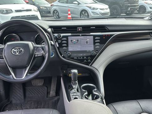 Used 2018 Toyota Camry XLE w/ Audio Package image 12