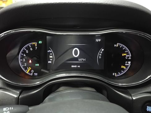 Used 2018 Jeep Grand Cherokee Laredo AWD/4WD image 23
