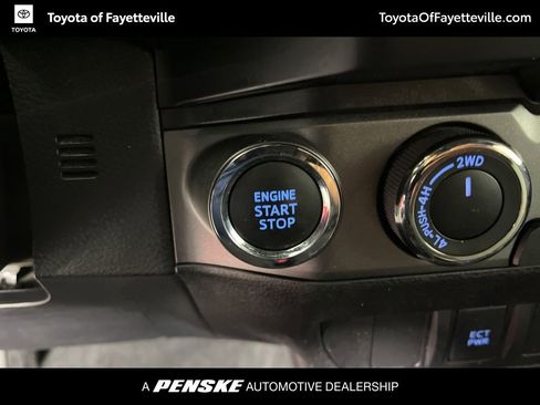 Certified 2022 Toyota Tacoma TRD Off-Road AWD/4WD image 32