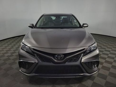 Used 2023 Toyota Camry SE image 2