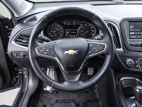 Used 2016 Chevrolet Malibu LT image 12