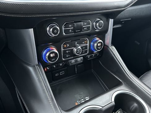 Used 2023 GMC Yukon SLT image 23