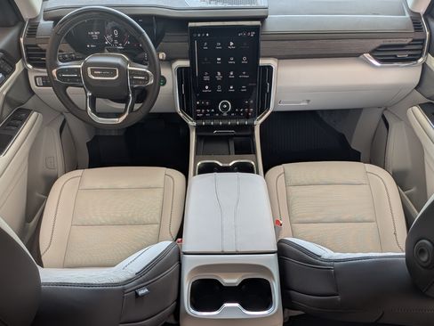 Used 2025 GMC Acadia Denali w/ Super Cruise Package FWD image 24