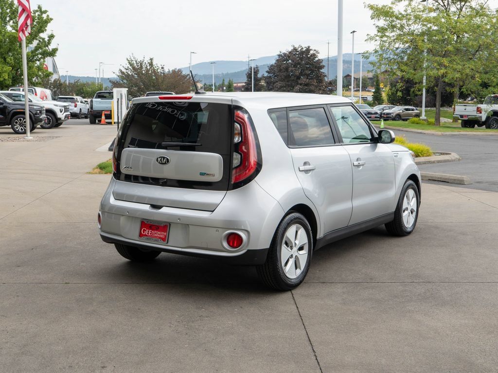 Used 2016 Kia Soul EV + FWD image 7