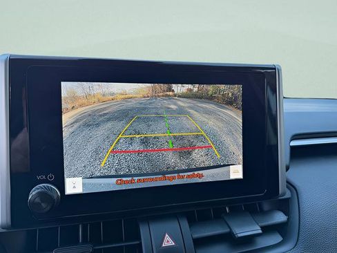Used 2024 Toyota RAV4 XLE AWD/4WD image 8