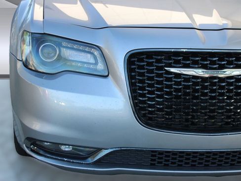 Used 2016 Chrysler 300 S image 11