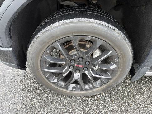 Used 2023 GMC Sierra 1500 Denali w/ Technology Package AWD/4WD image 12