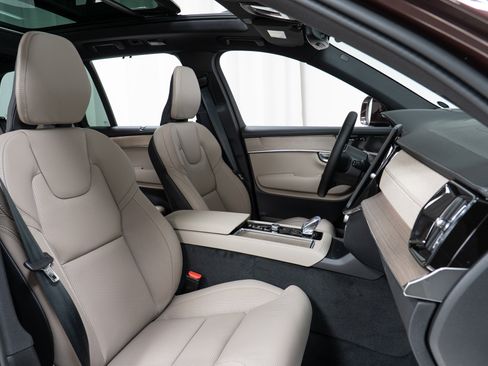 New 2026 Volvo XC90 B6 Ultra w/ Protection Package image 22