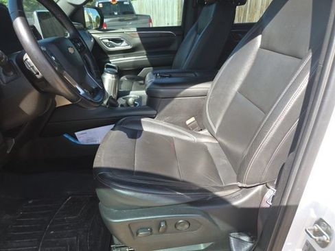 Used 2021 Chevrolet Suburban LT w/ Rear Media and Nav Package RWD image 7