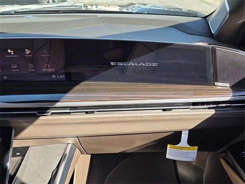 New 2026 Cadillac Escalade ESV Luxury w/ Touring Package image 20