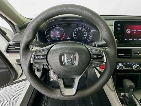 Used 2018 Honda Accord LX image 11