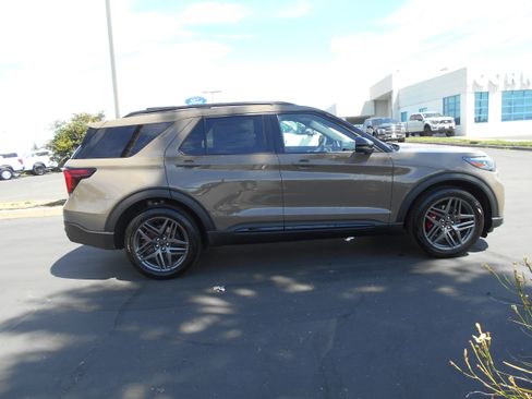 New 2026 Ford Explorer ST AWD/4WD image 6