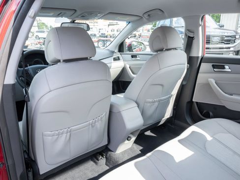 Used 2016 Hyundai Sonata SE FWD image 19