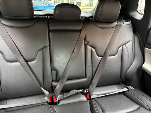 Used 2025 Jeep Compass Limited image 32